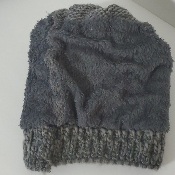 🆕️ Pearl Knit Pom Hat Fleece Lined - Picture 8 of 10